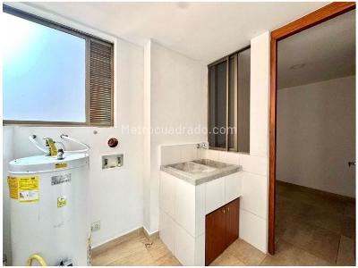 Apartamento de 3 alcobas en venta en Poblado Sector Campestre, Medellín, 170 m² · foto 14 de 20