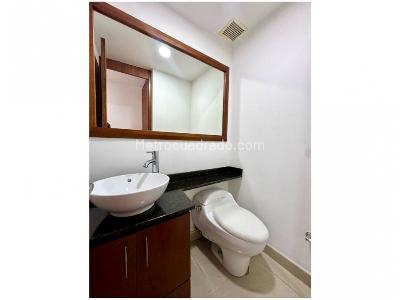 Apartamento de 3 alcobas en venta en Poblado Sector Campestre, Medellín, 170 m² · foto 15 de 20