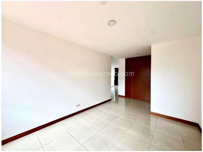 Apartamento de 3 alcobas en venta en Poblado Sector Campestre, Medellín, 170 m² · foto 16 de 20