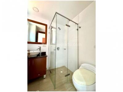 Apartamento de 3 alcobas en venta en Poblado Sector Campestre, Medellín, 170 m² · foto 18 de 20