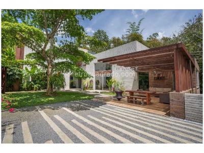 Casa de 4 alcobas en venta en Poblado Sector Las Palmas, Medellín, 940 m² · foto 2 de 20