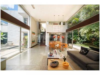 Casa de 4 alcobas en venta en Poblado Sector Las Palmas, Medellín, 940 m² · foto 8 de 20