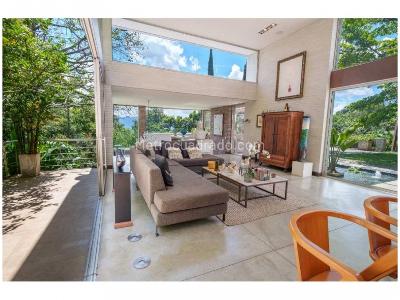 Casa de 4 alcobas en venta en Poblado Sector Las Palmas, Medellín, 940 m² · foto 10 de 20