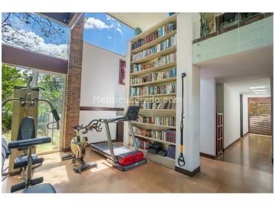 Casa de 4 alcobas en venta en Poblado Sector Las Palmas, Medellín, 940 m² · foto 11 de 20