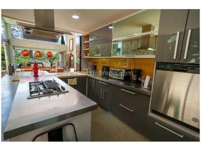 Casa de 4 alcobas en venta en Poblado Sector Las Palmas, Medellín, 940 m² · foto 13 de 20