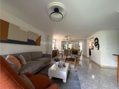 Apartamento de 3 alcobas en venta en Bosques De Zuñiga, Envigado, 110 m² · foto 2 de 19