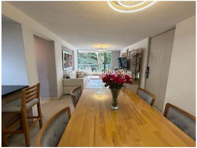 Apartamento en venta en Loma De Los Bernal, Medellín · foto 8 de 20