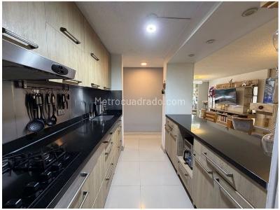 Apartamento en venta en Loma De Los Bernal, Medellín · foto 11 de 20
