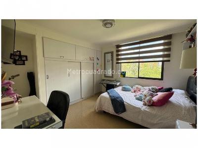 Apartamento de 3 alcobas en venta en Poblado Sector Campestre, Medellín, 150 m² · foto 18 de 20