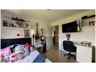 Apartamento de 3 alcobas en venta en Poblado Sector Campestre, Medellín, 150 m² · foto 19 de 20