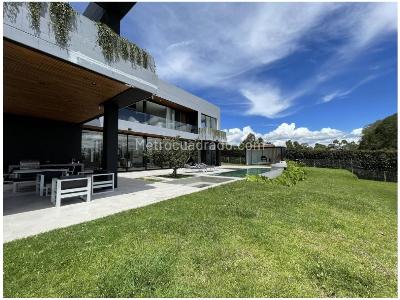 Casa de 4 alcobas en venta en Llanogrande, Rionegro, 1000 m² · foto 3 de 20