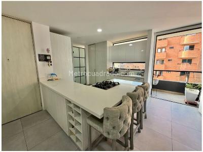 Apartamento de 3 alcobas en venta en Lorena, Medellín, 102 m² · foto 3 de 14
