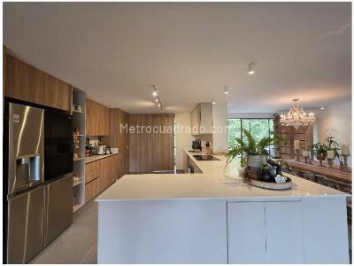 Apartamento de 3 alcobas en venta en San Lucas, Medellín, 195 m² · foto 10 de 20
