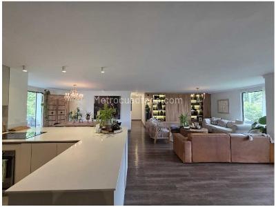 Apartamento de 3 alcobas en venta en San Lucas, Medellín, 195 m² · foto 18 de 20