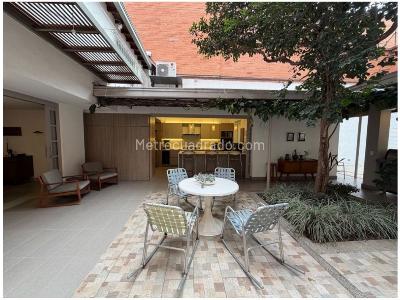 Casa de 4 alcobas en venta en Laureles, Medellín, 398 m² · foto 3 de 20