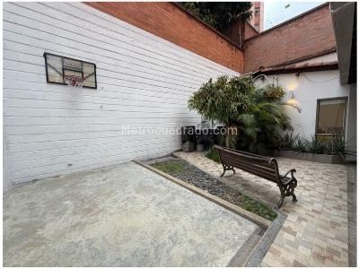 Casa de 4 alcobas en venta en Laureles, Medellín, 398 m² · foto 10 de 20