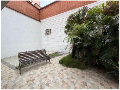 Casa de 4 alcobas en venta en Laureles, Medellín, 398 m² · foto 11 de 20