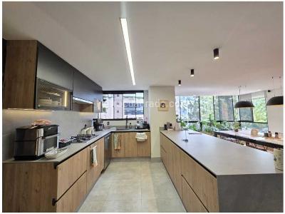 Apartamento de 3 alcobas en venta en Poblado Los Balsos, Medellín, 270 m² · foto 6 de 20