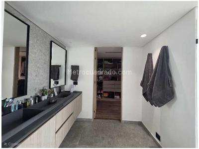 Apartamento de 3 alcobas en venta en Poblado Los Balsos, Medellín, 270 m² · foto 15 de 20