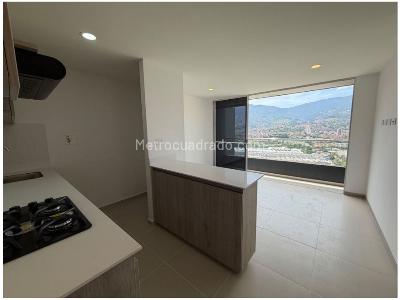 Apartamento de 3 alcobas en venta en Zona Central, Itagüí, 62 m² · foto 2 de 16