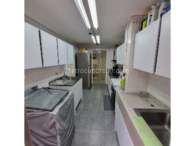 Apartamento de 4 alcobas en venta en El Poblado El Tesoro, Medellín, 156 m² · foto 3 de 15