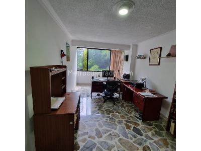 Apartamento de 4 alcobas en venta en El Poblado El Tesoro, Medellín, 156 m² · foto 6 de 15