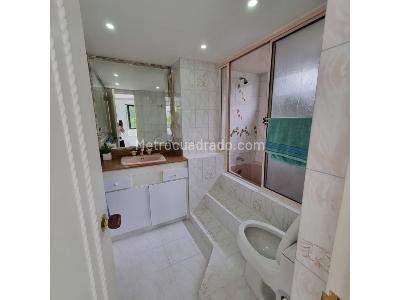 Apartamento de 4 alcobas en venta en El Poblado El Tesoro, Medellín, 156 m² · foto 9 de 15