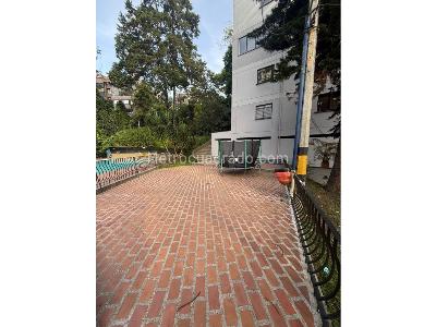 Apartamento de 4 alcobas en venta en El Poblado El Tesoro, Medellín, 156 m² · foto 14 de 15