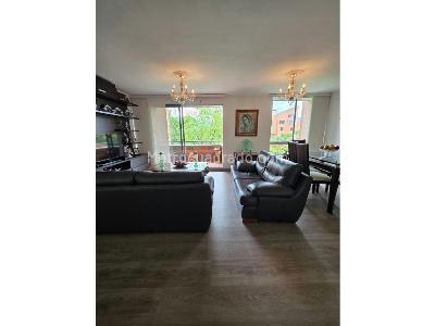 Apartamento de 3 alcobas en venta en Poblado Loma De Yarumo, Medellín, 125 m² · foto 2 de 12