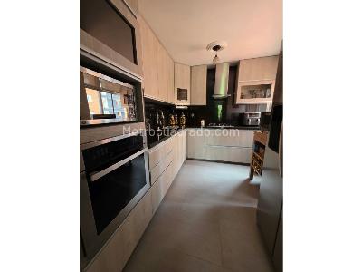 Apartamento de 3 alcobas en venta en Poblado Loma De Yarumo, Medellín, 125 m² · foto 6 de 12