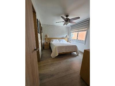 Apartamento de 3 alcobas en venta en Poblado Loma De Yarumo, Medellín, 125 m² · foto 8 de 12