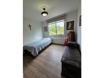 Apartamento de 3 alcobas en venta en Poblado Loma De Yarumo, Medellín, 125 m² · foto 10 de 12