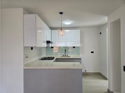 Apartamento en venta en Castropol, Medellín · foto 2 de 7
