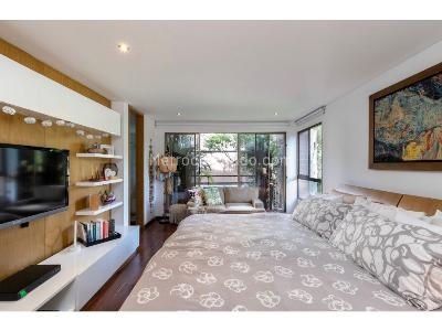 Apartamento de 4 alcobas en venta en El Poblado Las Lomas, Medellín, 226 m² · foto 4 de 19