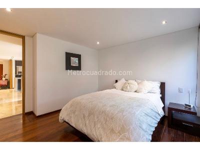 Apartamento de 4 alcobas en venta en El Poblado Las Lomas, Medellín, 226 m² · foto 7 de 19