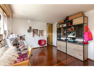 Apartamento de 4 alcobas en venta en El Poblado Las Lomas, Medellín, 226 m² · foto 9 de 19