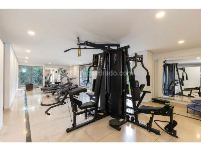Apartamento de 4 alcobas en venta en El Poblado Las Lomas, Medellín, 226 m² · foto 15 de 19