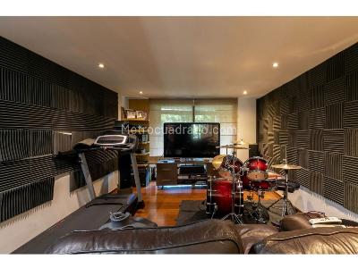Apartamento de 4 alcobas en venta en El Poblado Las Lomas, Medellín, 226 m² · foto 16 de 19