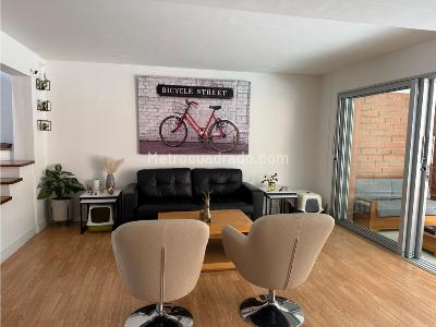 Casa de 3 alcobas en venta en El Poblado El Tesoro, Medellín, 220 m² · foto 2 de 13