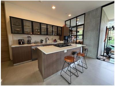 Apartamento de 3 alcobas en venta en El Poblado Sector Los Balsos, Medellín, 293 m² · foto 19 de 20