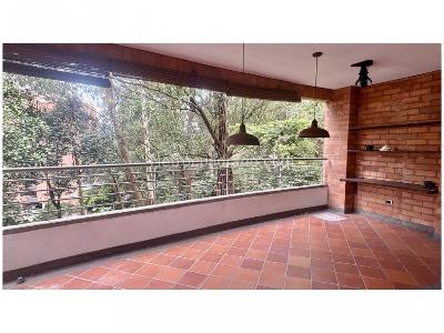 Apartamento de 2 alcobas en venta en Poblado San Lucas, Medellín, 128 m² · foto 2 de 13
