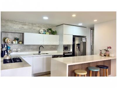 Apartamento en venta en Loma De Las Brujas, Envigado · foto 5 de 17