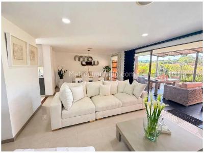 Casa de 3 alcobas en venta en Loma Del Chocho, Envigado, 252 m² · foto 6 de 17