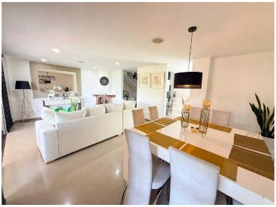 Casa de 3 alcobas en venta en Loma Del Chocho, Envigado, 252 m² · foto 8 de 17