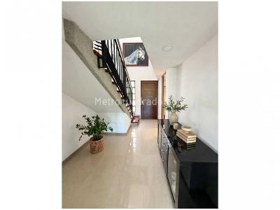 Casa de 3 alcobas en venta en Loma Del Chocho, Envigado, 252 m² · foto 10 de 17