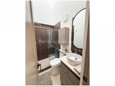 Casa de 3 alcobas en venta en Loma Del Chocho, Envigado, 252 m² · foto 16 de 17
