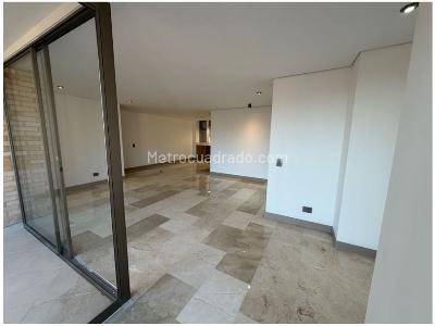 Apartamento de 3 alcobas en venta en El Poblado Loma De Los Parra, Medellín, 134 m² · foto 8 de 20