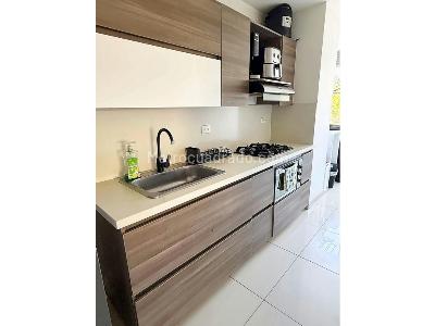 Apartamento de 2 alcobas en venta en Loma Del Esmeraldal, Envigado, 67 m² · foto 3 de 12