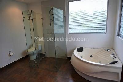 Casa de 4 alcobas en venta en Guaymaral San Simon, Bogotá, 400 m² · foto 16 de 20
