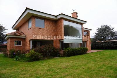 Casa de 4 alcobas en venta en Guaymaral San Simon, Bogotá, 400 m² · foto 3 de 20